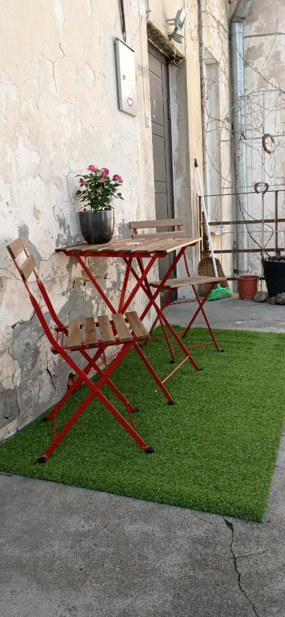 Cozy Studio And Standard Apartments In The Heart Of Oldtown Вилнюс Екстериор снимка